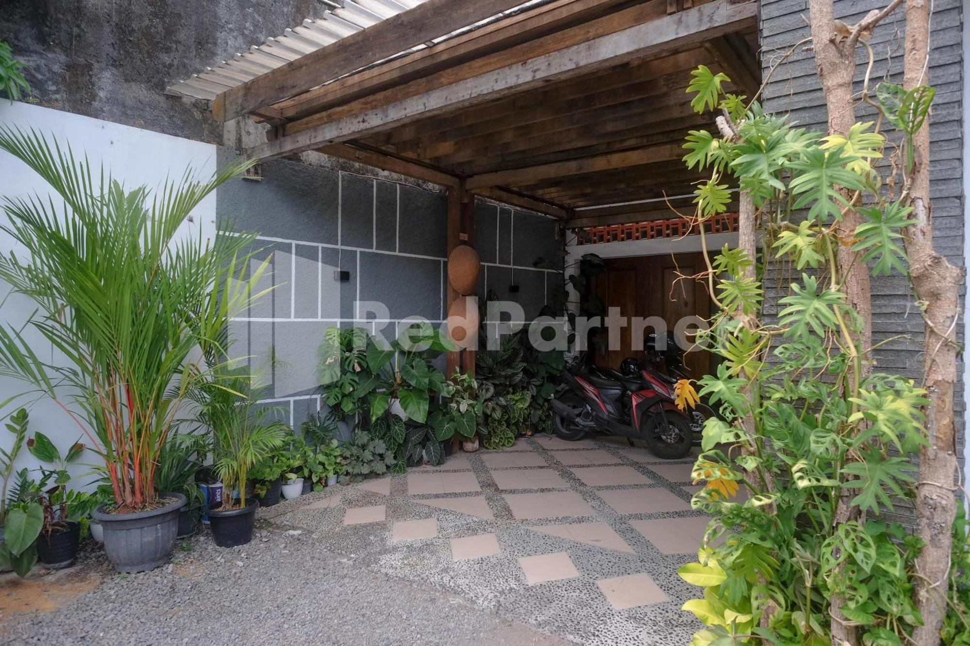 Hotel Ndliman House Near Ugm Jogja Mitra Reddoorz Kejayan Exterior foto